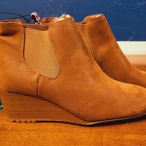 Pioneer Woman ~ Sz 7.5 ~ Wedge Bootie ~ NWT